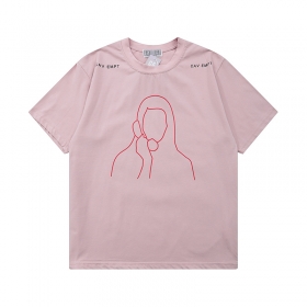 Розовая футболка Cav empt с принтом "женщина с телефонной трубкой"