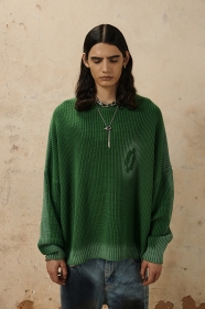 С опущенной плечевой линией и принтом OVDY зеленый свитер