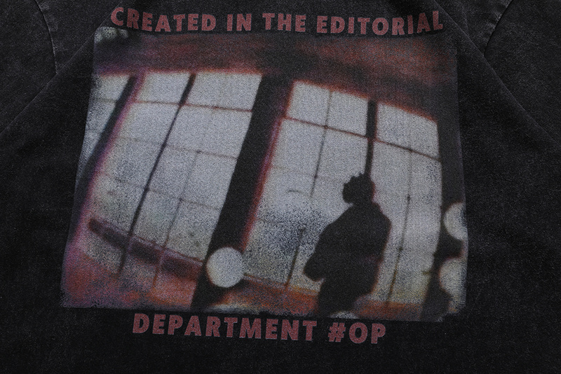 Чёрная трендовая футболка свободного кроя от Editorial Department 