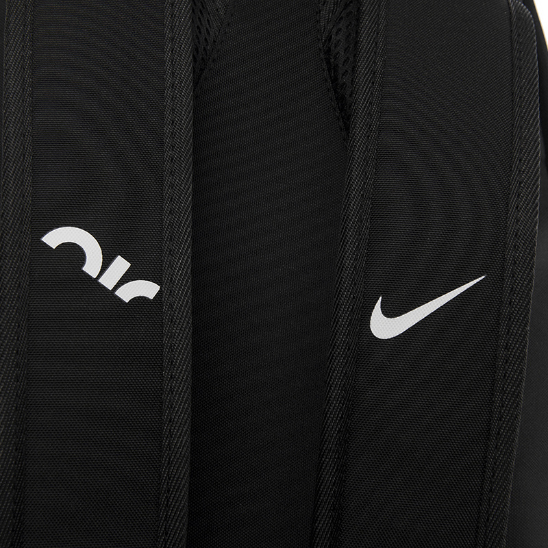 Чёрный Nike повседневный рюкзак с затяжками и белым логотипом