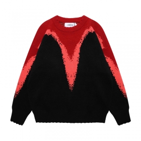 Креативная модель свитера Mmdanbi черного цвета с красной вставкой