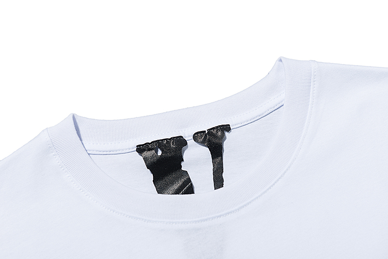 Белая футболка VLONE с принтом в логотипе