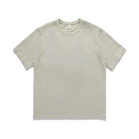 Эксклюзивная от бренда UT&UT футболка в светло-сером цвете