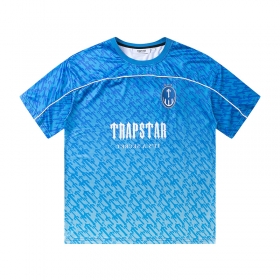 Спортивная футболка голубого цвета с надписью на груди,  спине Trapstar