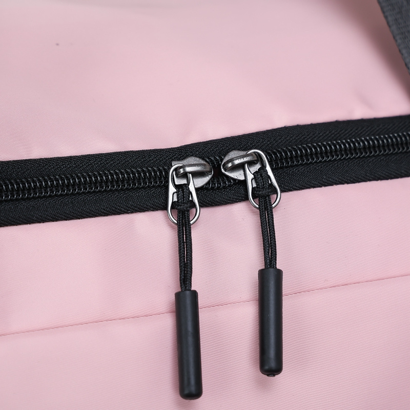 Розовая с регулируемым ремнем сумка Adidas для занятий спортом