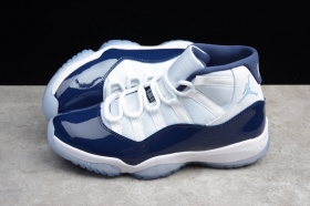 Белые кроссовки с синим виниловым ободком Nike Air Jordan 11 Retro