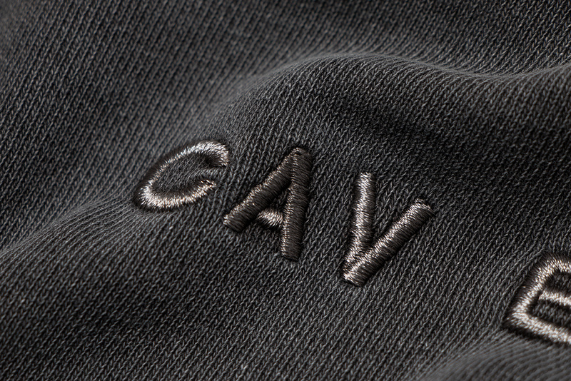 Повседневное худи Cav empt серого цвета с вышитым логотипом