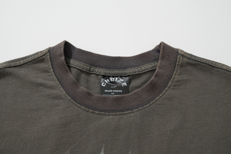 CHOIZE тёмно-коричневая футболка с принтом бренда на груди