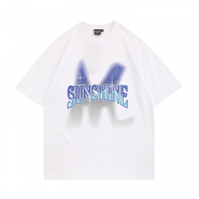 Белая футболка YUXING с голубой надписью "SUNSHINE"