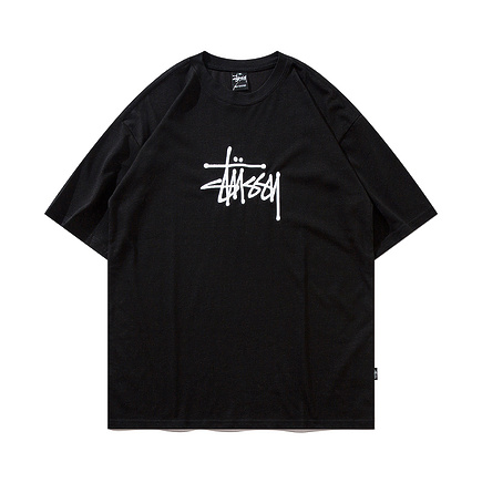 Хлопковая свободного кроя от бренда Stussy чёрная футболка