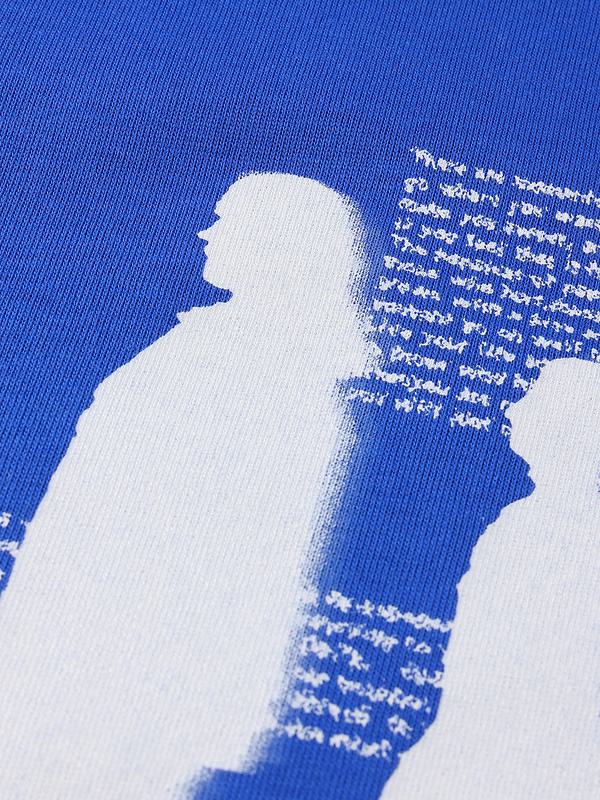 Синяя классическая футболка ARTIEMASTER с белым принтом и надписью на груди