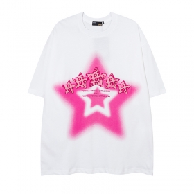 Повседневная белая KIRIN STRANGE футболка с фактурными звездами