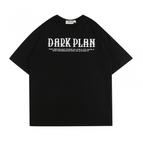 Чёрная с шахматами и надписью бренда Dark Plan футболка унисекс