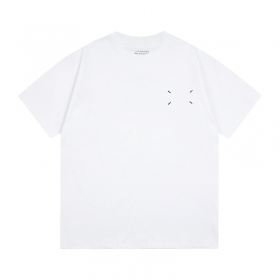 Трендовая с надписью на спине от бренда Maison Margiela белая футболка