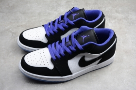 Кеды Nike Air Jordan 1 Low чёрно-белого цвета с фиолетовыми шнурками