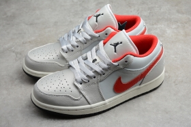 Серебряно-серые кроссовки Nike Air Jordan 1 Low GS с красным свушем
