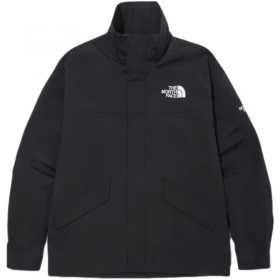 Чёрная куртка The North Face с высоким воротником и лого на груди