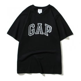 Прямого кроя чёрная из хлопка футболка GAP с коротким рукавом