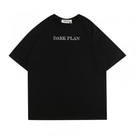 Стильная Dark Plan чёрная с принтом цветы и фирменным лого футболка