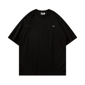 От бренда Carhartt футболка чёрная с сердцем на спине и логотипом