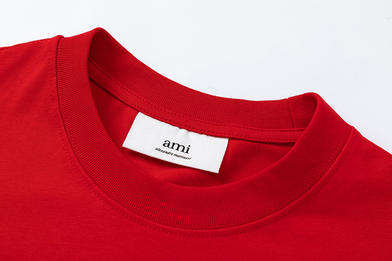 Футболка красная AMI с логотипом на спине и вышивкой на груди