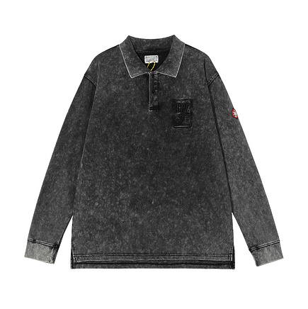 Графитовое поло от бренда Cav empt с фирменным логотипом