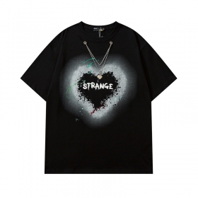 Простая футболка KIRIN STRANGE черная с подвеской "сердце"