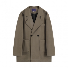 Classic пальто-пиджак бежевого цвета с накладными карманами спереди