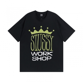 От бренда Stussy черная универсальная футболка с логотипом