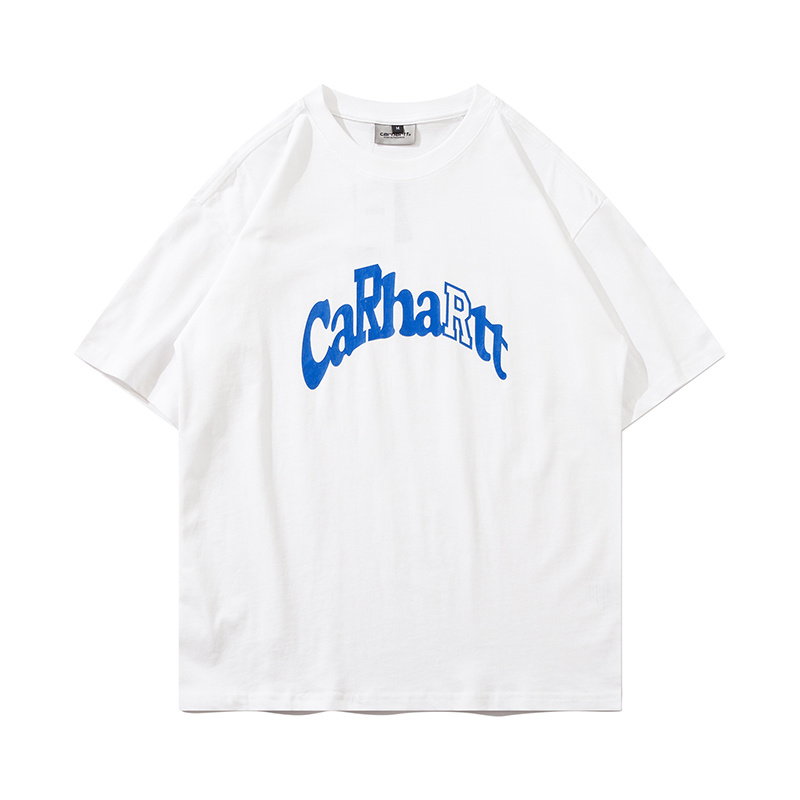 Белая футболка от бренда Carhartt с синим принтом на груди