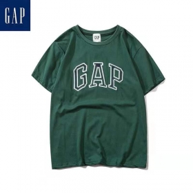 Зелёная из мягкого материала футболка GAP прямого кроя