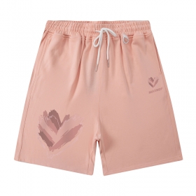 Розовые шорты с принтом - сердечко от бренда MAXWDF