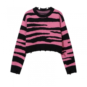 Укороченный свитер Let's Rock черно-розового цвета