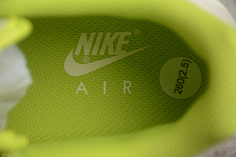 Салатово-белого цвета кроссовки Nike Air Force 1 STUSSY