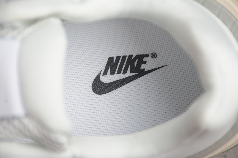 Белые Nike V2K Runtekk "Summit White Metallic Silver" кроссовки ретро