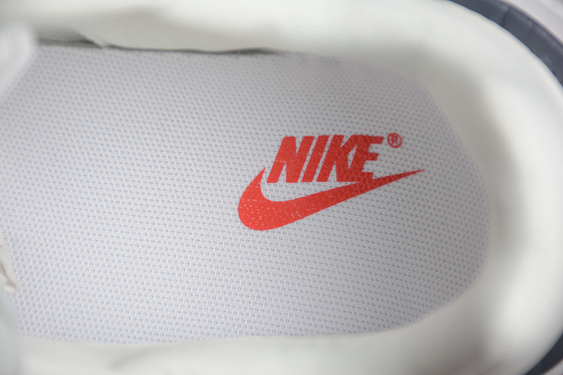 Кроссовки белые ретро Nike V2K Runtekk "Summit White Metallic Silver"