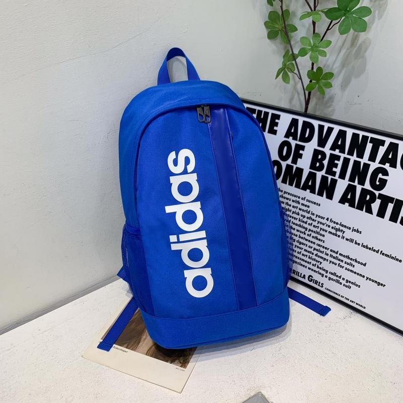 Вместительный синий рюкзак с широкими лямками и логотипом Adidas