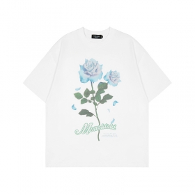 Белая футболка с голубой розой на груди от бренда Layfu 