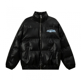 Кожаная чёрная куртка от бренда AAST с надписью на груди и спине