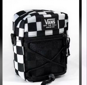Оригинальная модель сумки VANS в черно-белом цвете