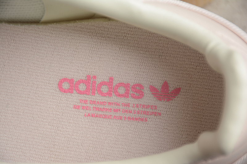 Кроссовки светло-серые Adidas Samba замшевые с вышитыми полосками