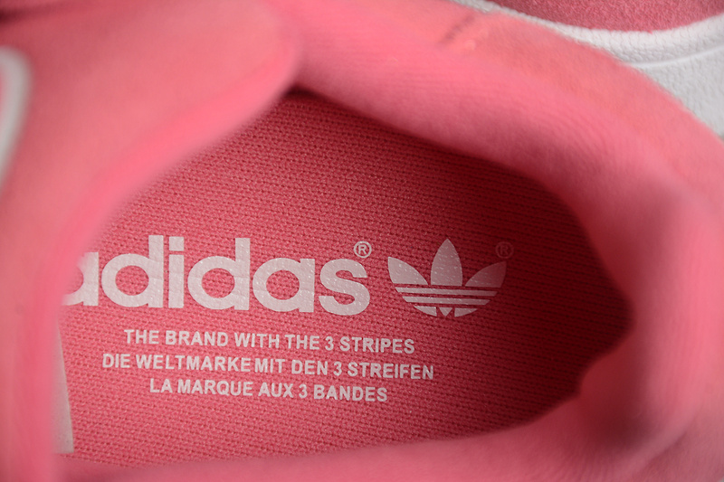 Розовые Adidas Originals Campus 00s кроссовки выполнены из замши