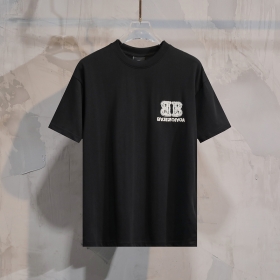 Чёрная классическая с вышитым логотипом Balenciaga футболка