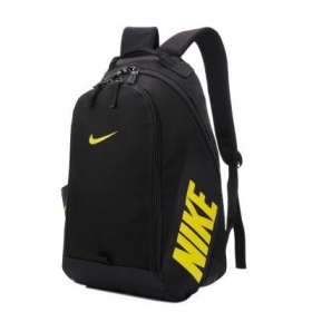 Рюкзак бренда Nike чёрного цвета с жёлтым логотипом