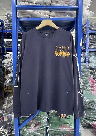 Saint Michael свитшот в темно-синем цвете с потертостями