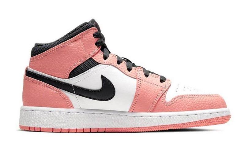 Розовые с белым кроссовки Air Jordan Mid кожа