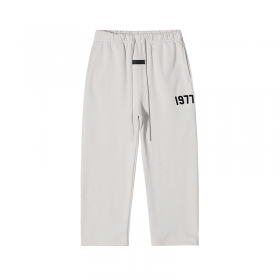 Штаны essentials белые "1977" с фирменным лого и карманами