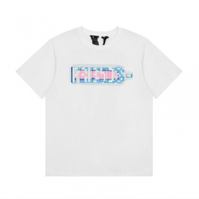 Белая VLONE футболка оверсайз с пиксельным логотипом бренда