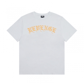 Стильная белая футболка Revenge с изображением скульптуры ангела