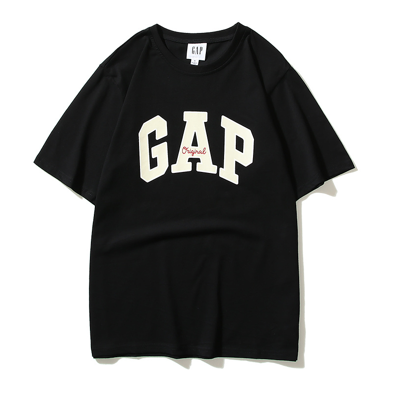 Однотонная с фирменным логотипом GAP чёрная футболка